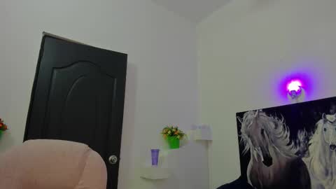 Snapshot of ebony_katterin chatting on 03/01/25, 06:43 ebony_katterin online show from 03/01/25, 06:43