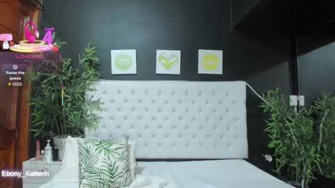 Snapshot of ebony_katterin chatting on 10/11/25, 11:20 ebony_katterin online show from 10/11/25, 11:20