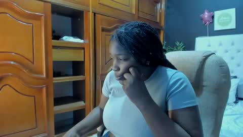 ebony_katterin online show from 04/13/26, 11:48