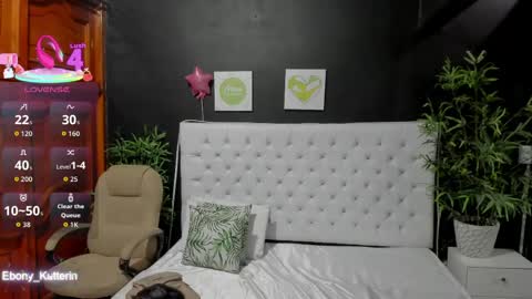 ebony_katterin online show from 05/10/26, 11:04