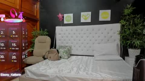 ebony_katterin online show from 05/30/26, 11:07