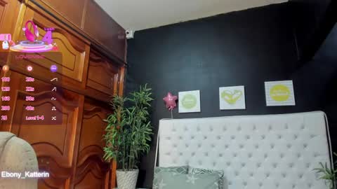ebony_katterin online show from 06/04/26, 11:38