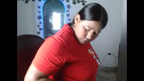 ebony_luna1 online show from 04/17/26, 01:25