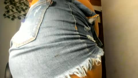 ebony_luna1 online show from 07/04/26, 08:48