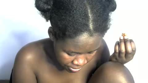 Snapshot of ebony_lynne chatting on 05/14/26, 09:05 ebony_lynne online show from 05/14/26, 09:05