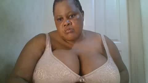 ebony_magixs online show from 09/28/25, 06:57