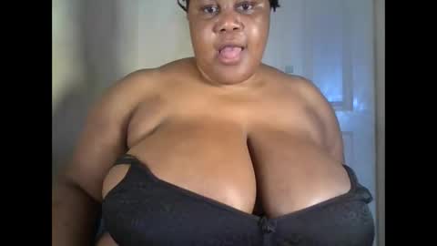 ebony_magixs online show from 10/13/25, 08:14