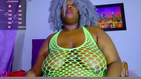 Snapshot of ebony_neighbormoans chatting on 07/07/26, 07:23 LINA online show from 07/07/26, 07:23