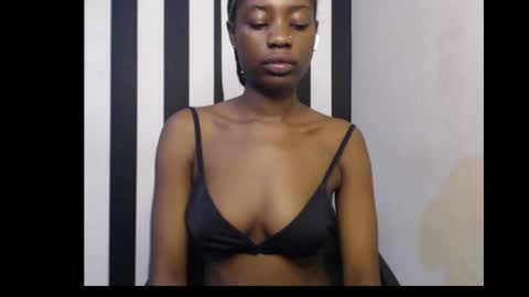 Ella online show from 12/05/25, 10:46