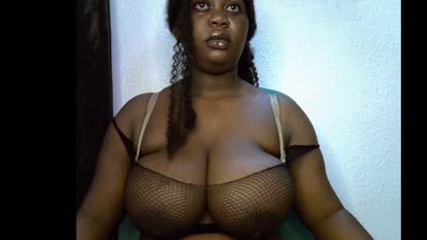 Snapshot of ebony_plumx12 chatting on 09/12/25, 06:57 Prisy online show from 09/12/25, 06:57