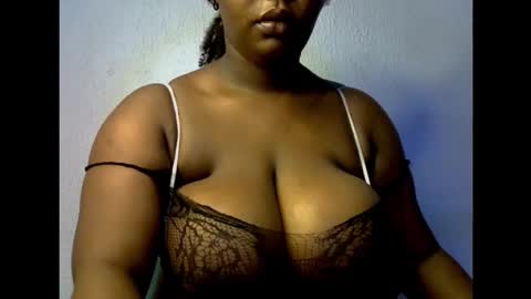 Snapshot of ebony_plumx12 chatting on 09/15/25, 08:03 Prisy online show from 09/15/25, 08:03