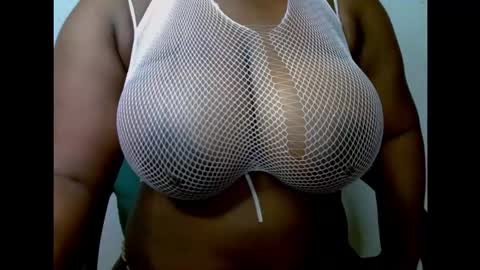 Snapshot of ebony_plumx12 chatting on 09/17/25, 08:16 Prisy online show from 09/17/25, 08:16
