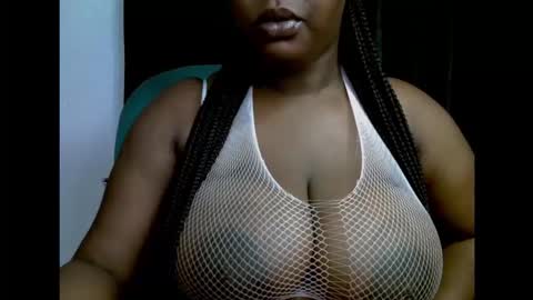 Snapshot of ebony_plumx12 chatting on 09/23/25, 06:11 Prisy online show from 09/23/25, 06:11