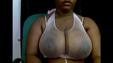 Snapshot of ebony_plumx12 chatting on 09/28/25, 08:31 Prisy online show from 09/28/25, 08:31