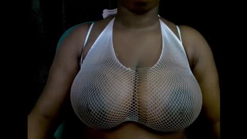 Snapshot of ebony_plumx12 chatting on 09/30/25, 08:30 Prisy online show from 09/30/25, 08:30