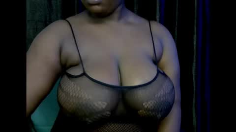Snapshot of ebony_plumx12 chatting on 10/09/25, 04:49 Prisy online show from 10/09/25, 04:49