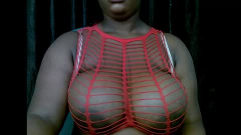 Snapshot of ebony_plumx12 chatting on 10/13/25, 08:03 Prisy online show from 10/13/25, 08:03