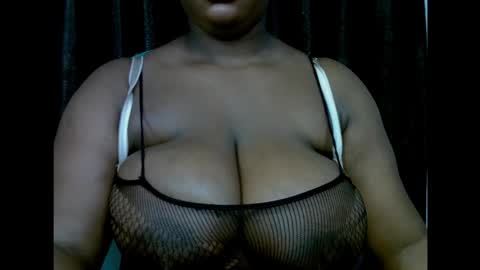 Snapshot of ebony_plumx12 chatting on 10/15/25, 10:15 Prisy online show from 10/15/25, 10:15