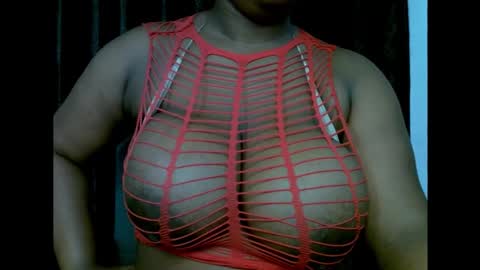 Snapshot of ebony_plumx12 chatting on 10/20/25, 06:58 Prisy online show from 10/20/25, 06:58