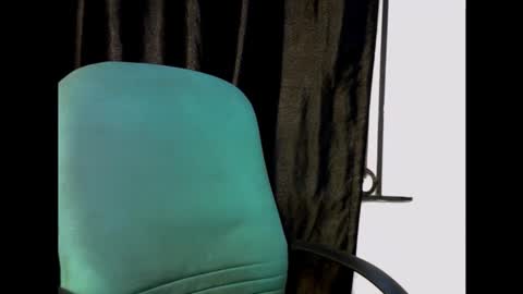 Snapshot of ebony_plumx12 chatting on 10/22/25, 07:46 Prisy online show from 10/22/25, 07:46
