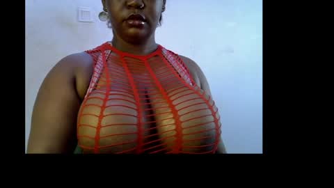 Snapshot of ebony_plumx12 chatting on 04/30/26, 08:31 Prisy online show from 04/30/26, 08:31