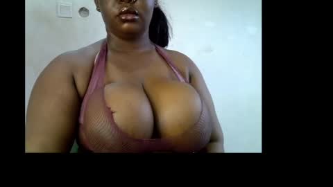 Snapshot of ebony_plumx12 chatting on 05/08/26, 11:59 Prisy online show from 05/08/26, 11:59