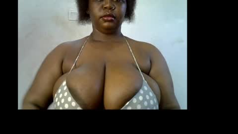 Snapshot of ebony_plumx12 chatting on 05/23/26, 07:13 Prisy online show from 05/23/26, 07:13
