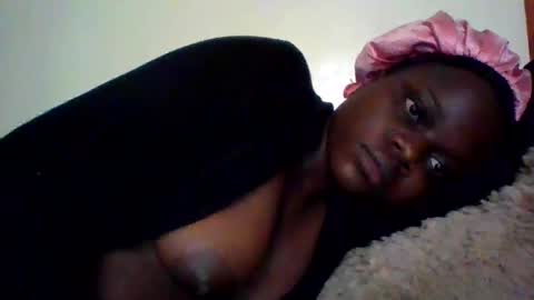 Snapshot of ebony_tasha chatting on 06/07/26, 07:56 tasha online show from 06/07/26, 07:56