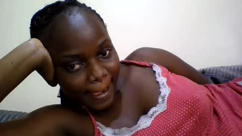 Snapshot of ebony_tasha chatting on 06/13/26, 06:11 tasha online show from 06/13/26, 06:11