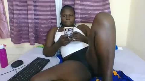 Snapshot of ebonyblack28 chatting on 11/11/25, 04:29 MELVINE online show from 11/11/25, 04:29