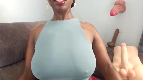 Ebony Melanie online show from 01/15/26, 04:17