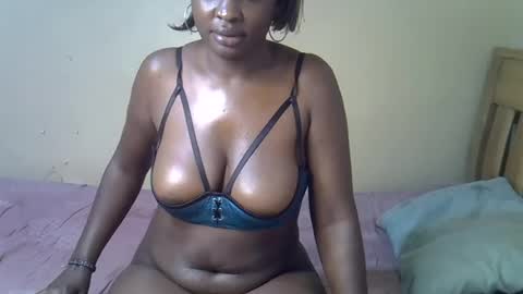 Snapshot of ebonyfatale chatting on 06/11/26, 10:41 ebonyfatale online show from 06/11/26, 10:41