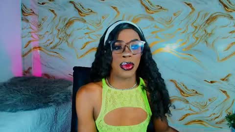 Snapshot of ebonyhansnight chatting on 04/25/26, 01:08 ebonyhansnight online show from 04/25/26, 01:08