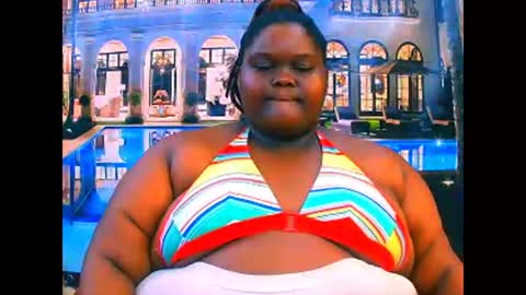 Snapshot of ebonyhotbuns4u2luv chatting on 04/20/26, 05:10 ebonyhotbuns4u2luv online show from 04/20/26, 05:10