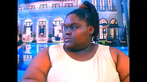 Snapshot of ebonyhotbuns4u2luv chatting on 04/23/26, 12:29 ebonyhotbuns4u2luv online show from 04/23/26, 12:29