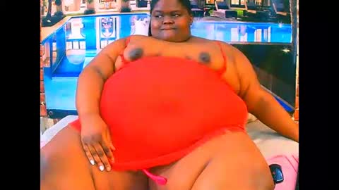 Snapshot of ebonyhotbuns4u2luv chatting on 05/14/26, 07:04 ebonyhotbuns4u2luv online show from 05/14/26, 07:04