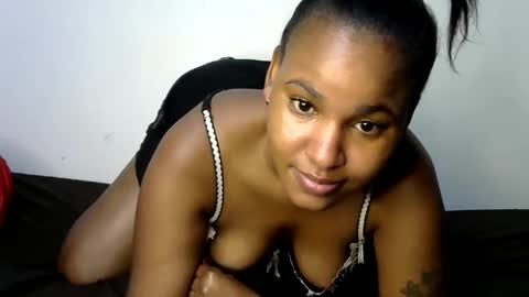 Snapshot of ebonyluna229320 chatting on 01/17/25, 03:55 i am clara online show from 01/17/25, 03:55
