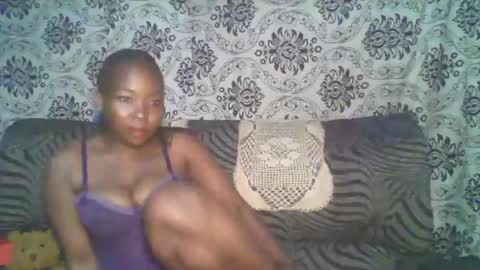 Snapshot of ebonymilf1 chatting on 02/18/25, 12:48 Tee online show from 02/18/25, 12:48