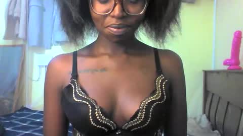Ebonymuse2 online show from 05/10/26, 06:24