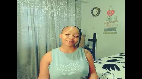 Snapshot of ebonyshy123x chatting on 06/11/26, 06:44 ebonyshy123 online show from 06/11/26, 06:44