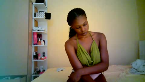 Snapshot of ebonytanqueen chatting on 06/17/26, 09:05 ebonytanqueen online show from 06/17/26, 09:05