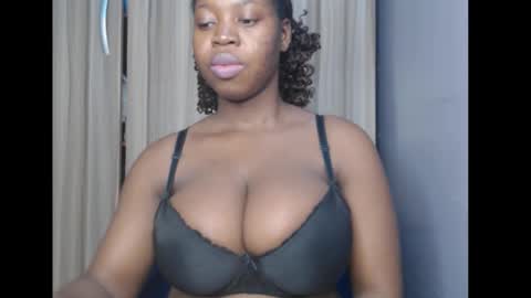 Snapshot of ebonyx_dripqueen chatting on 02/06/26, 06:18 Loveth online show from 02/06/26, 06:18