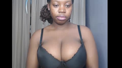 Snapshot of ebonyx_dripqueen chatting on 02/10/26, 07:01 Loveth online show from 02/10/26, 07:01