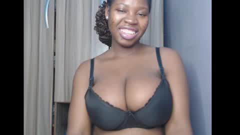 Snapshot of ebonyx_dripqueen chatting on 02/12/26, 07:03 Loveth online show from 02/12/26, 07:03