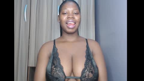 Snapshot of ebonyx_dripqueen chatting on 02/17/26, 07:05 Loveth online show from 02/17/26, 07:05
