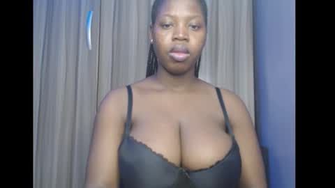 Snapshot of ebonyx_dripqueen chatting on 03/15/26, 06:52 Loveth online show from 03/15/26, 06:52