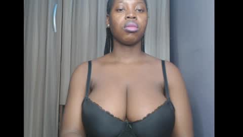 Snapshot of ebonyx_dripqueen chatting on 03/21/26, 07:02 Loveth online show from 03/21/26, 07:02