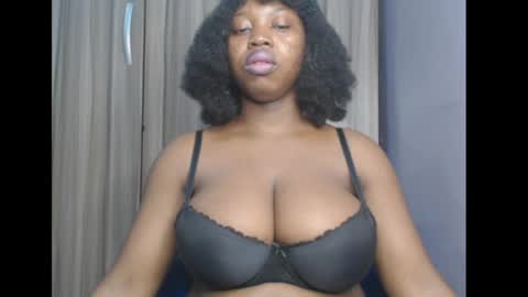 Snapshot of ebonyx_dripqueen chatting on 03/30/26, 06:36 Loveth online show from 03/30/26, 06:36