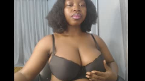 Snapshot of ebonyx_dripqueen chatting on 04/01/26, 06:14 Loveth online show from 04/01/26, 06:14