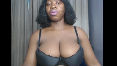 Snapshot of ebonyx_dripqueen chatting on 04/16/26, 07:31 Loveth online show from 04/16/26, 07:31